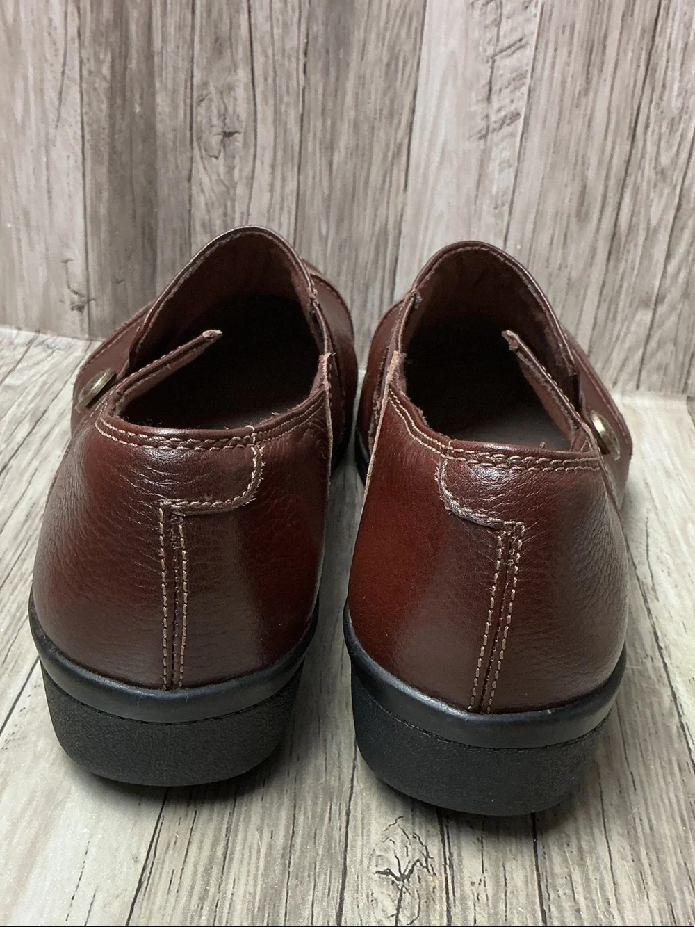 Clarks Women’s Chestnut Brown Leather Slip-On Loafers